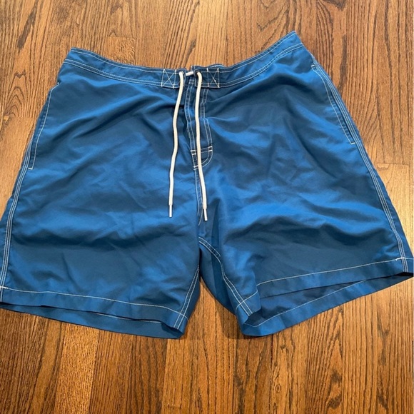 Men’s XXL Surf and Swim Co. Swim Trunks - Picture 2 of 4